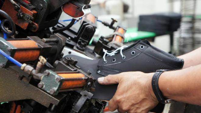 Gobierno suspende importación temporal de calzado para proteger a la industria nacional