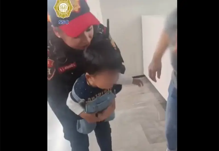 Policías del Metro CDMX Salvan la Vida a Bebé que Se Ahogaba con un Cacahuate