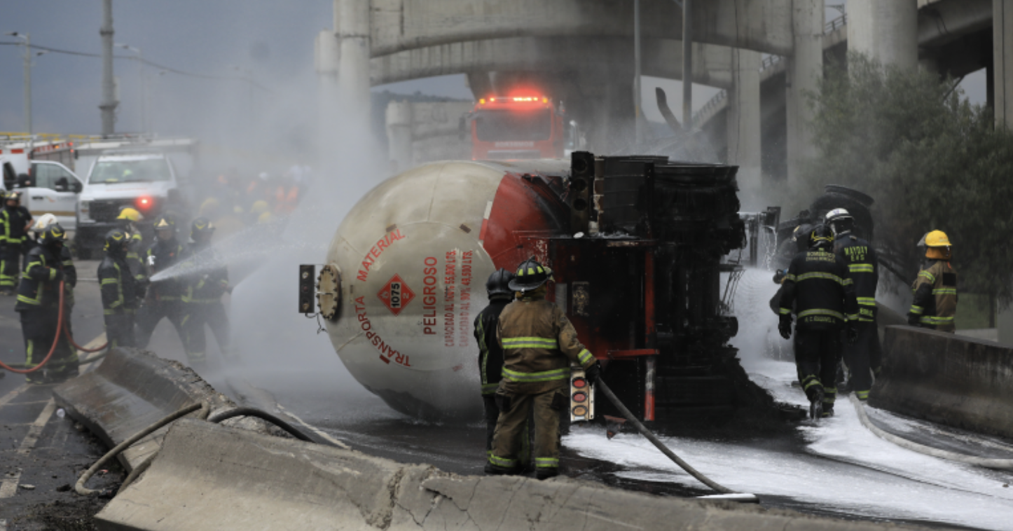 Explosión de pipa de gas en Iztapalapa deja 14 muertos y más de 90 heridos