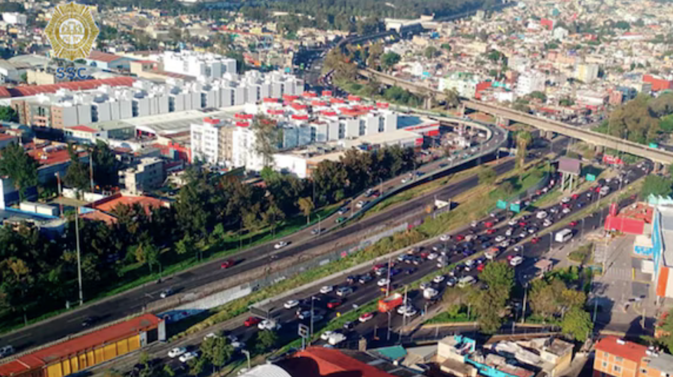 Piperos y trabajadores de purificadoras desatan caos en vialidades de CDMX y Edomex